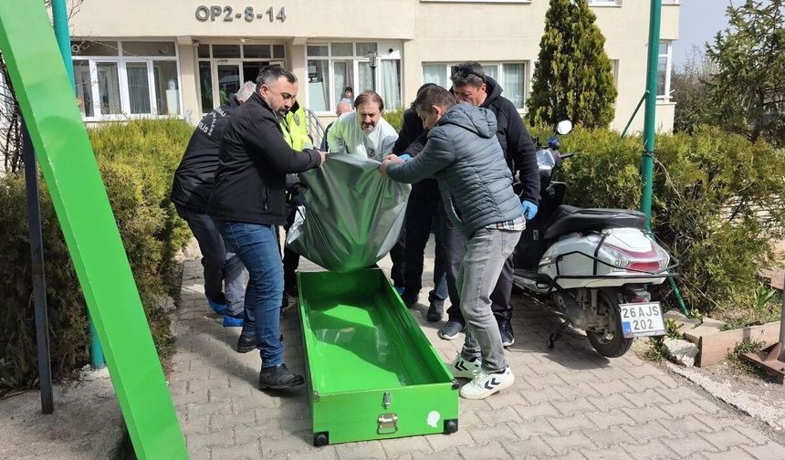 79 yaşındaki kadın evinde ölü bulundu!