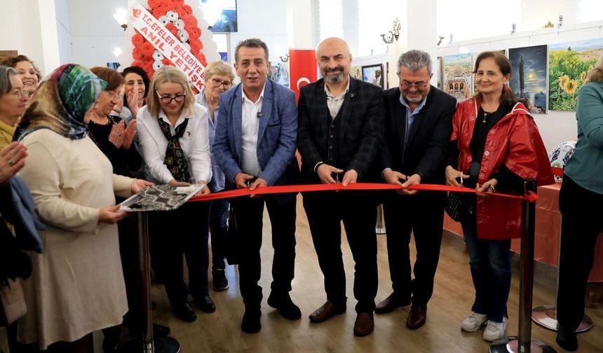 Başkan Anıl Yetişkin Efeler'in sanat sergisini açtı