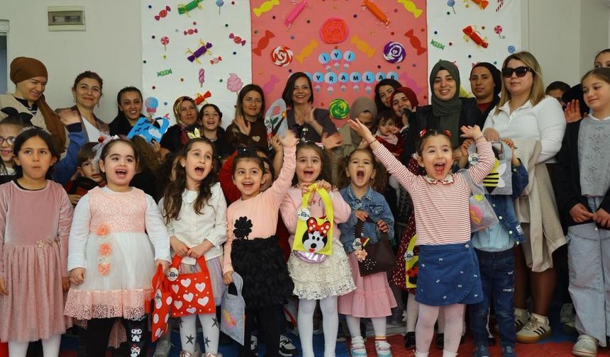 Başkan Kınay 'Her Emeğiniz Karabağlar'a Değer Katıyor'