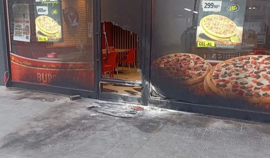 Bursa'da pizza şubeleri kundaklandı!