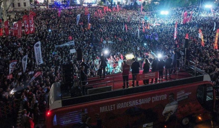 CHP, Uşak'ta 'Millet İradesine Sahip Çıkıyor' mitingi