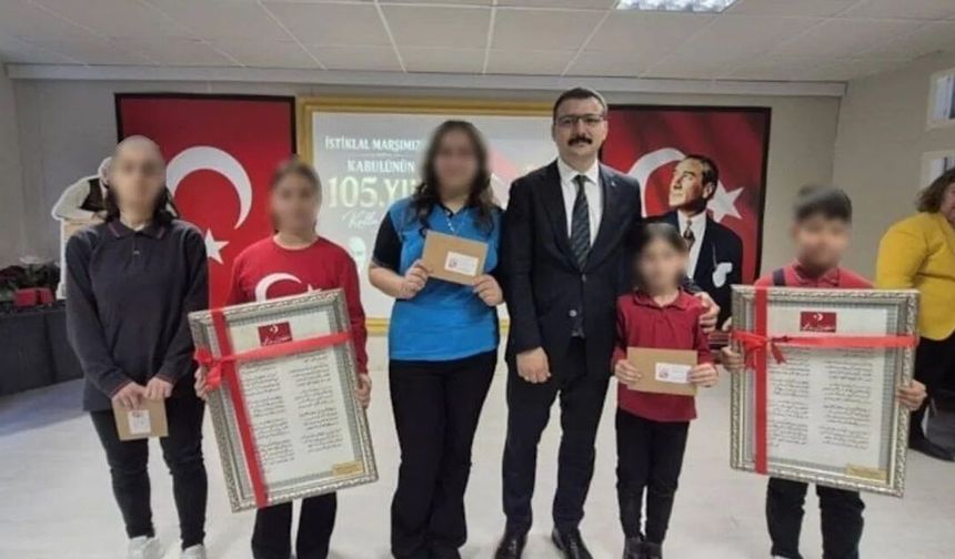 Edirne'de İstiklal Marşı Arapça dağıtıldı!