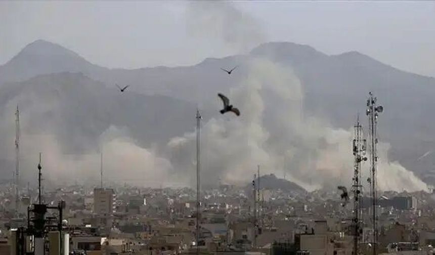 İran'dan İsrail ve ABD'ye Füze Saldırısı