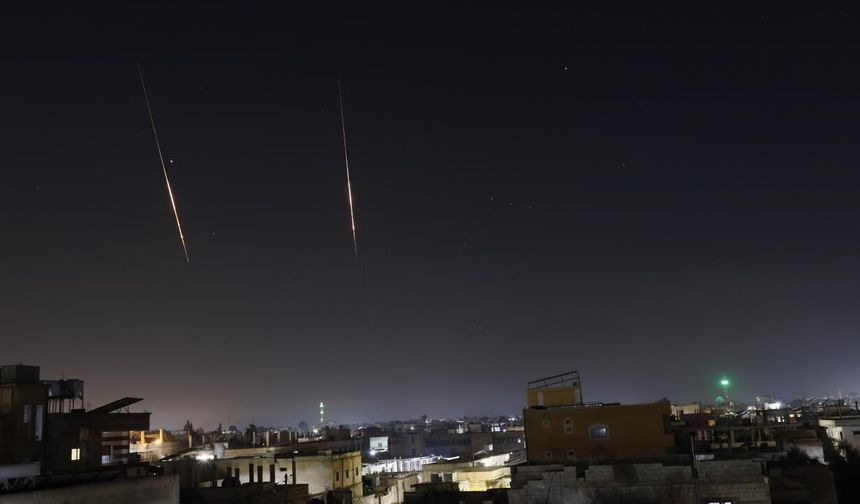 İran'dan İsrail'e 10'uncu füze saldırısı: Tel Aviv alarmda