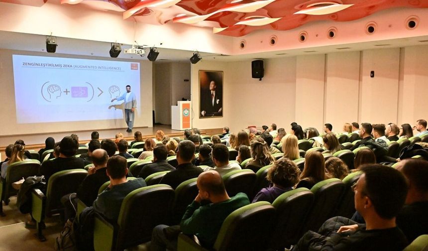 Manisa personeline yapay zekâ ve veri yönetimi eğitimi