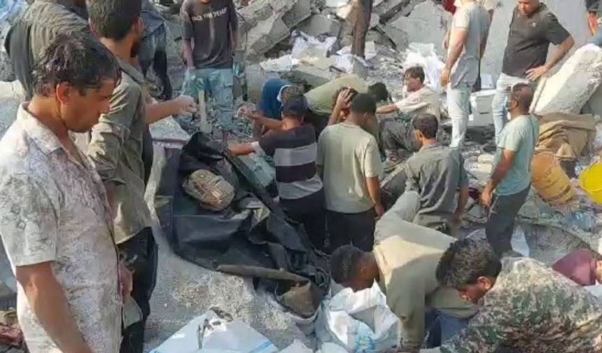 Minab saldırısında 165 kız çocuğu için cenaze töreni yapıldı