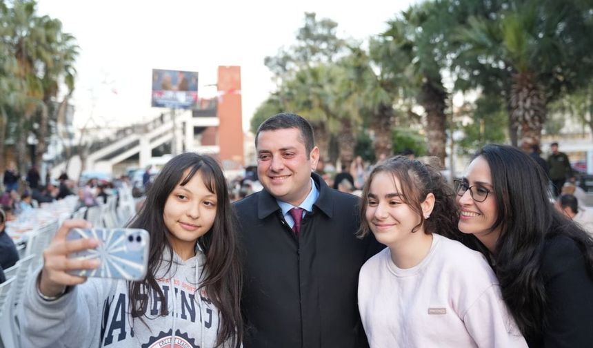 Torbalı Belediyesi'nden Cumhuriyet Mahallesi'nde dev iftar