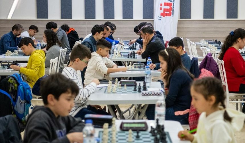 TÜLOV Vakfı satranç turnuvası başladı