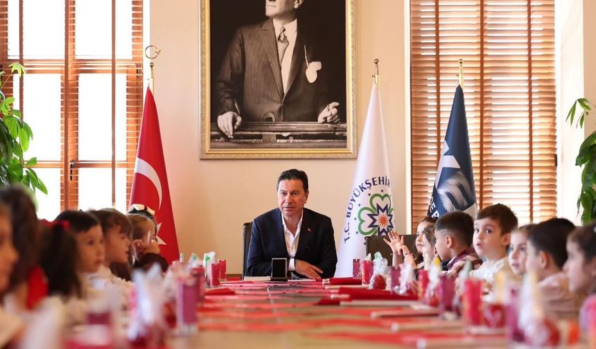 23 Nisan'da anlamlı devir: Başkanlık Azra'ya emanet