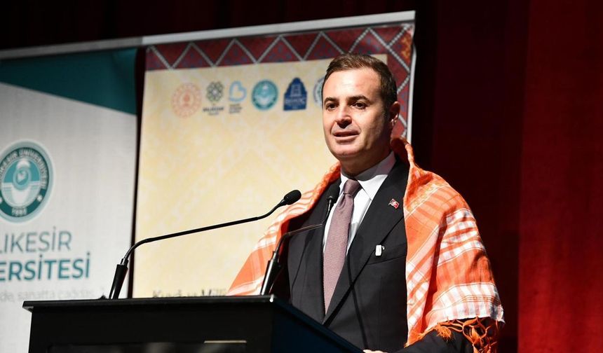 Akın 'Balıkesir milli birliğin ve beraberliğin merkezidir'