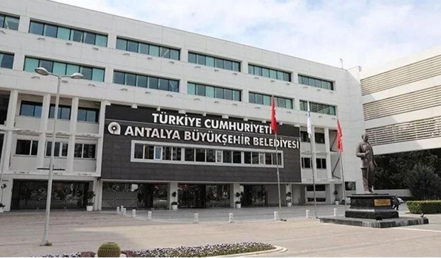 Antalya'da belediyeye operasyon: 34 gözaltı kararı