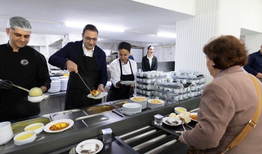 Balçova'da dayanışmanın adresi: Kent Lokantası 1 yaşında