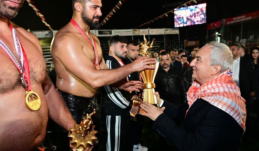 Balıkesir'in Gururu Enes Doğan, Kepez'de tarih yazdı