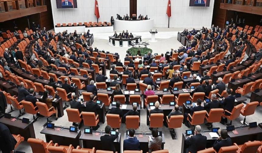 Bekir Bozdağ'dan AKP sıralarına sert uyarı