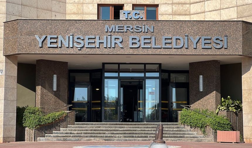 Belediyede işe gitmeyen personele 23 maaş ödendi