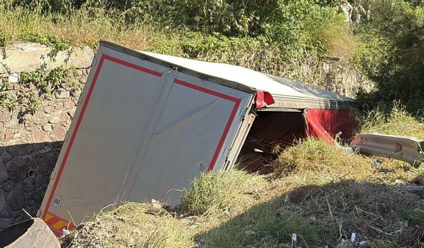 Bornova'da tır faciası: Ölü ve yaralılar