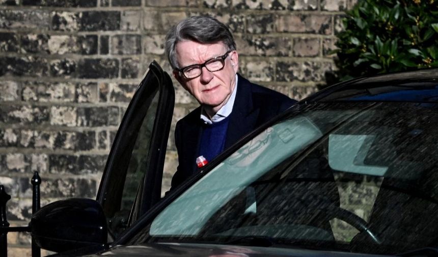 Epstein bağlantılı eski İngiliz Büyükelçi'nin, olumsuz güvenlik raporuna rağmen ABD'ye atandığı ortaya çıktı