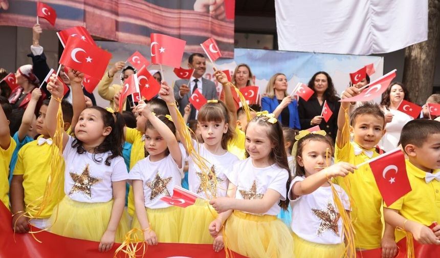 Güneşli Günler'de 23 Nisan coşkusu