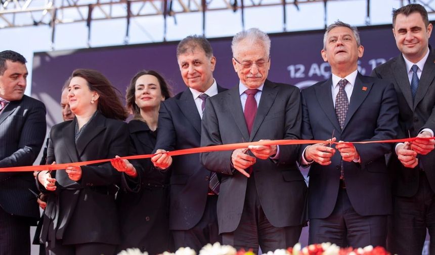 'İzmir CHP'li başkanlarıyla hizmetin şehridir'