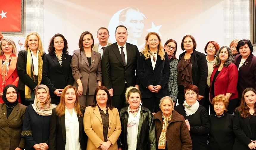 Kadın Belediye Başkanları Manisa'da Bir Araya Geldi
