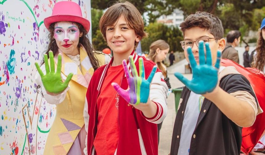 Kuşadası 23 Nisan'da çocuklara unutulmaz bir gün yaşattı