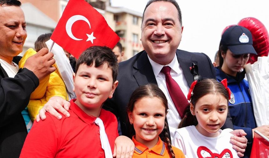 Manisa'da 23 Nisan coşkusu ve Başkan Dutlulu'dan mesaj