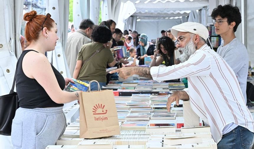 9. Manisa Kitap Fuarı'nda Edebiyat Rüzgarı Esiyor