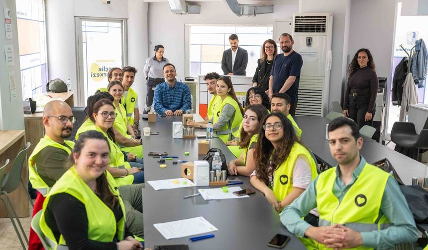 AHBAP gönüllüleri Gülşah Durbay Gençlik Merkezi'ne üye oldu