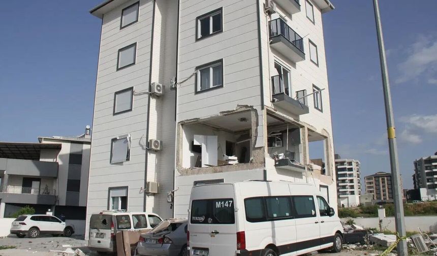 Antalya'da Tüp Patlaması: 1 Kişi Ağır Yaralandı