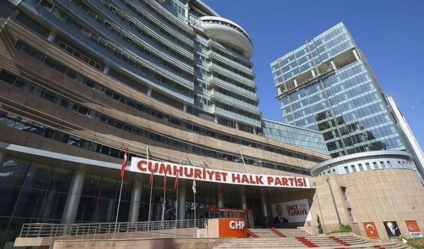 CHP Genel Merkez'de 18 kişi işten çıkarıldı