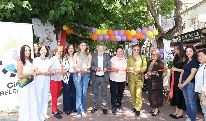 Çiğli'de kadınların el emeği sergisi göz doldurdu