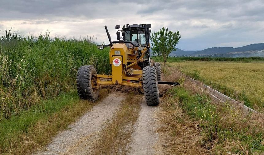 Efeler'de yol bakım ve onarım çalışmaları devam ediyor