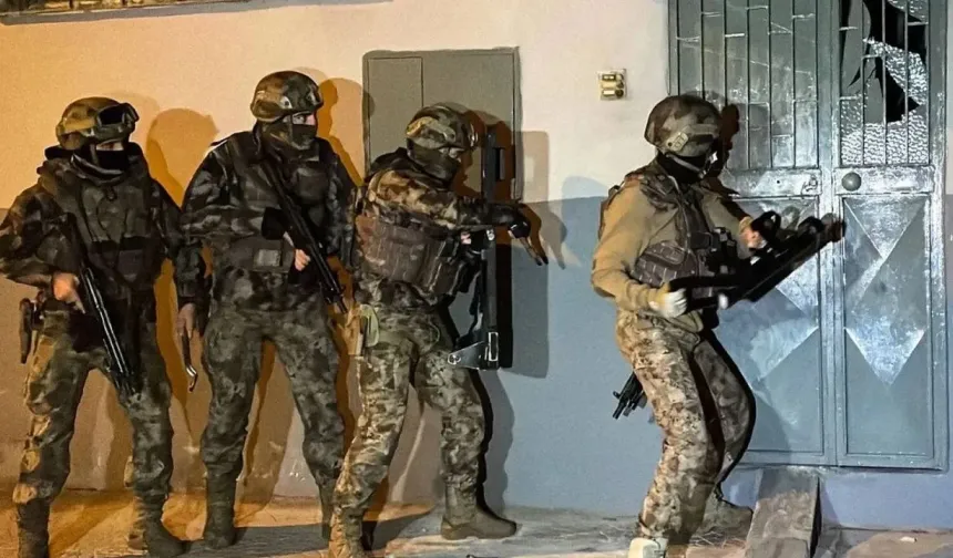 İzmir'de dev operasyonu: 48 şüpheli tutuklandı