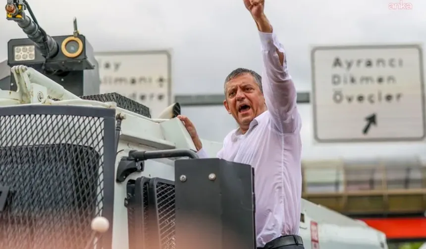 Özgür Özel'den Sert Mesajlar ve Kritik Uyarılar