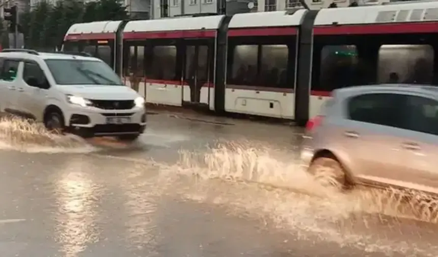 Sağanak ve dolu birçok ili vurdu: 12 yaralı