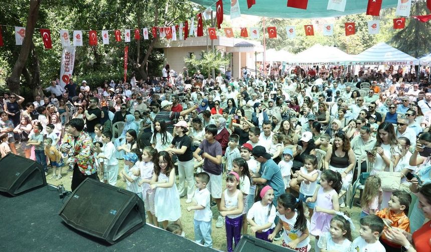 Başkan Yetişkin'den Pınarbaşı'nda Çocuk Şenliği