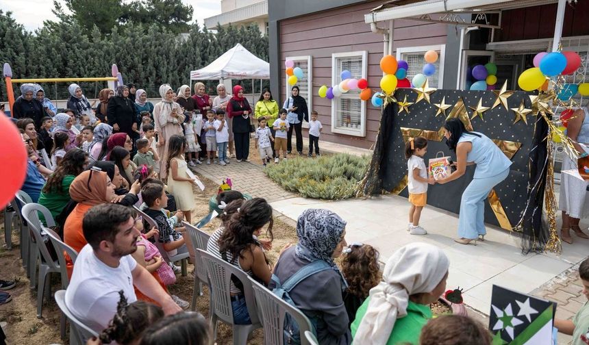 Bornova'da miniklerin belge coşkusu