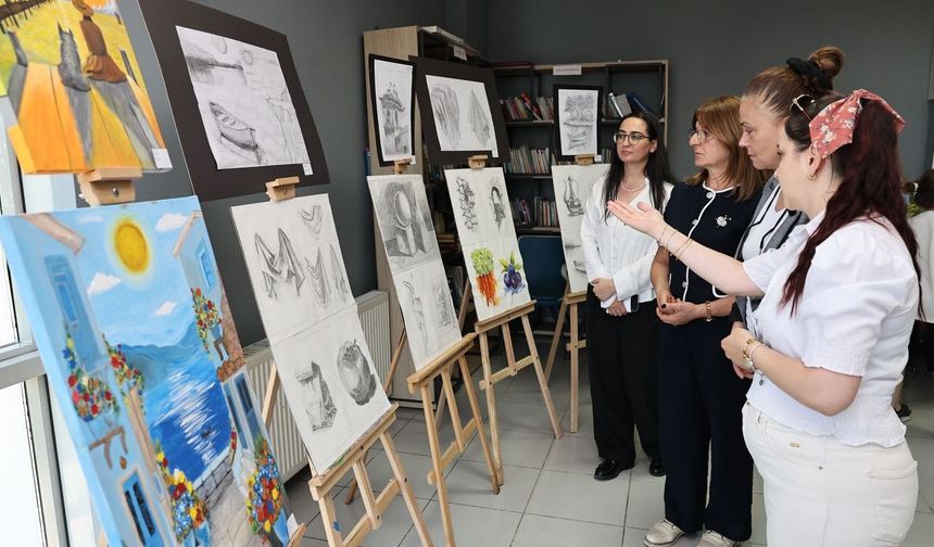 Çalı'da kadınların el emeği eserleri sergiye çıktı