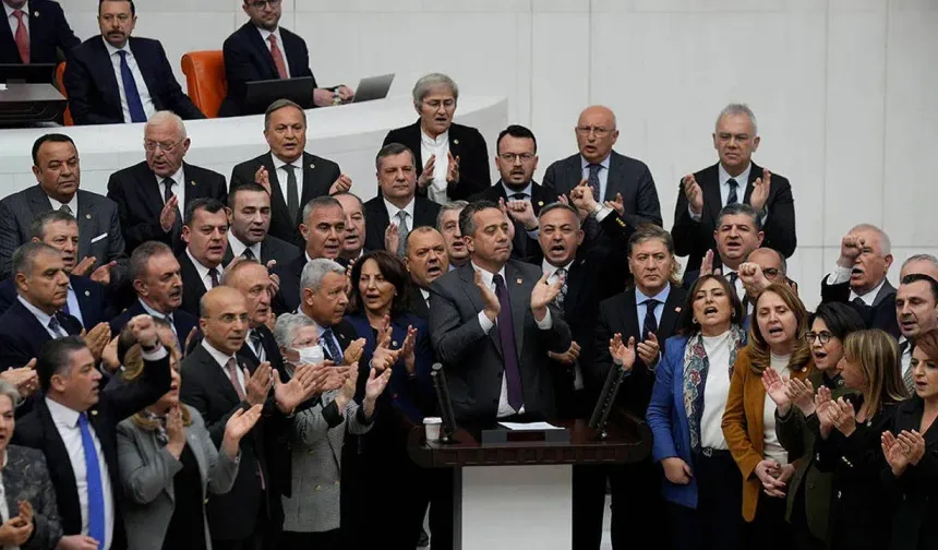 CHP'nin Milletvekili sayısı 129'a düştü..!