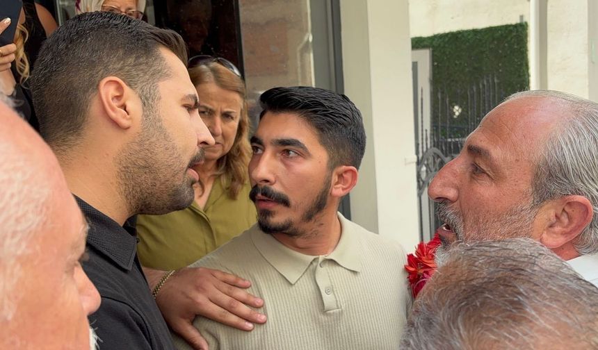 CHP'ye çiçek getiren Gümrükçü'nün ekibi kovuldu!