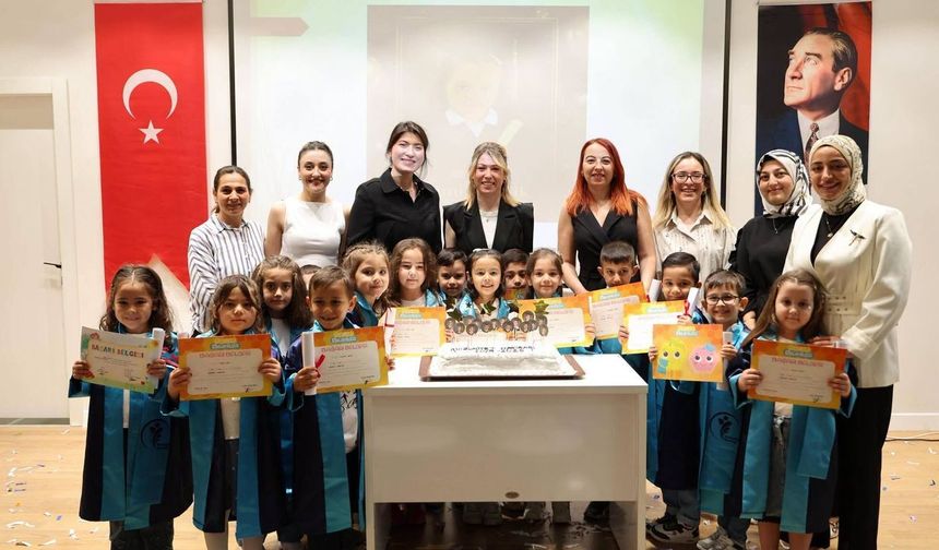 Denizli'de kreş öğrencilerinin mezuniyeti sevinci