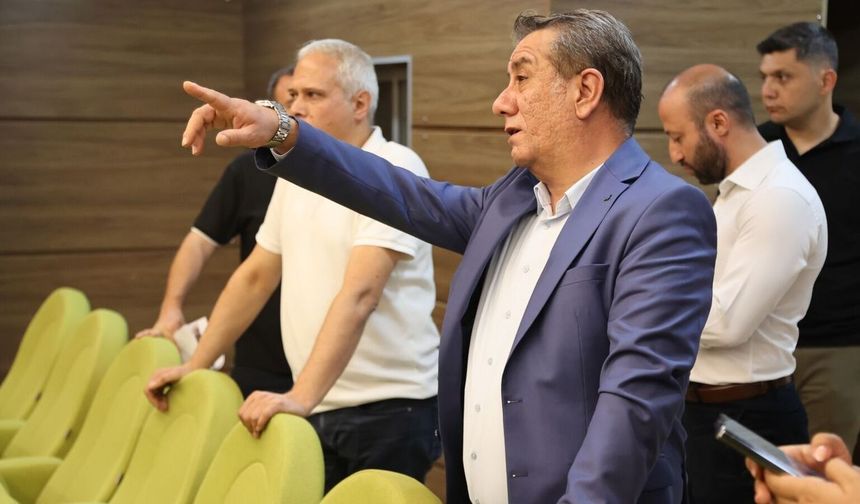 EFELER'DE KÜLTÜR VE SANATIN YENİ ADRESİ MUZAFFER İZGÜ OLDU