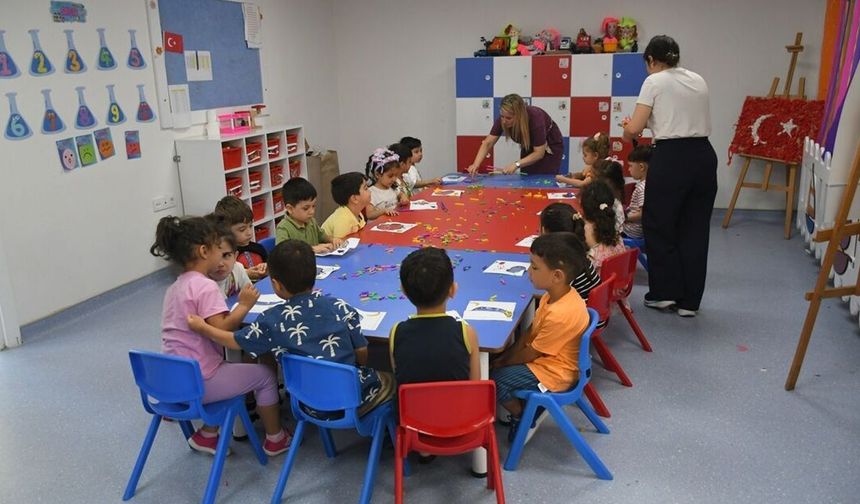 Kuşadası'nda çocuk kahkahaları devam edecek