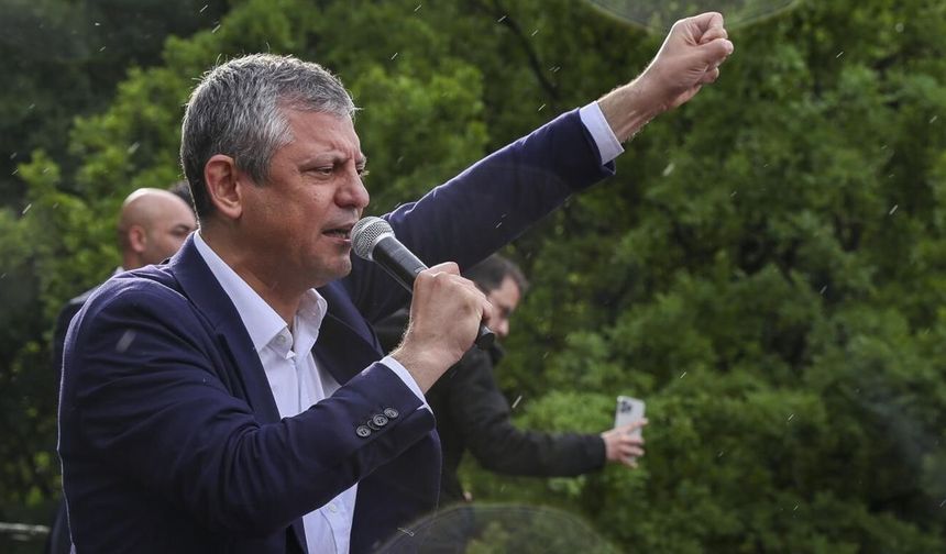 Müslim Sarı'dan Özgür Özel açıklaması