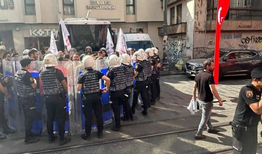 Taksim'de öğretmen eylemine polis müdahalesi'Gözaltılar