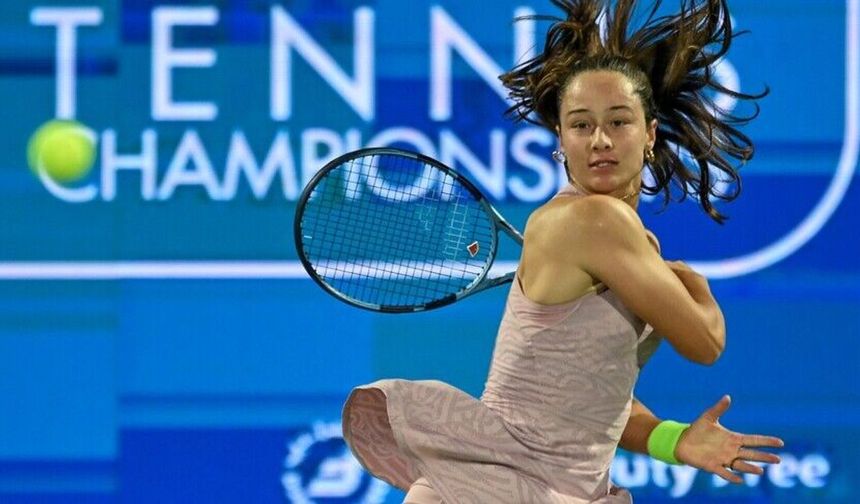 Zeynep Sönmez Eastbourne'da çeyrek finalde