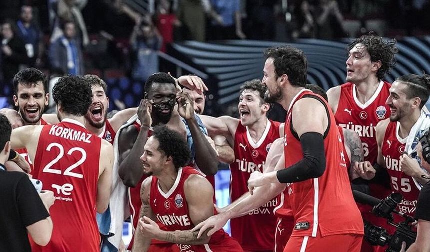 12 Dev Adam İsviçre'yi 95-72 yendi, 6'da 6 yaptı