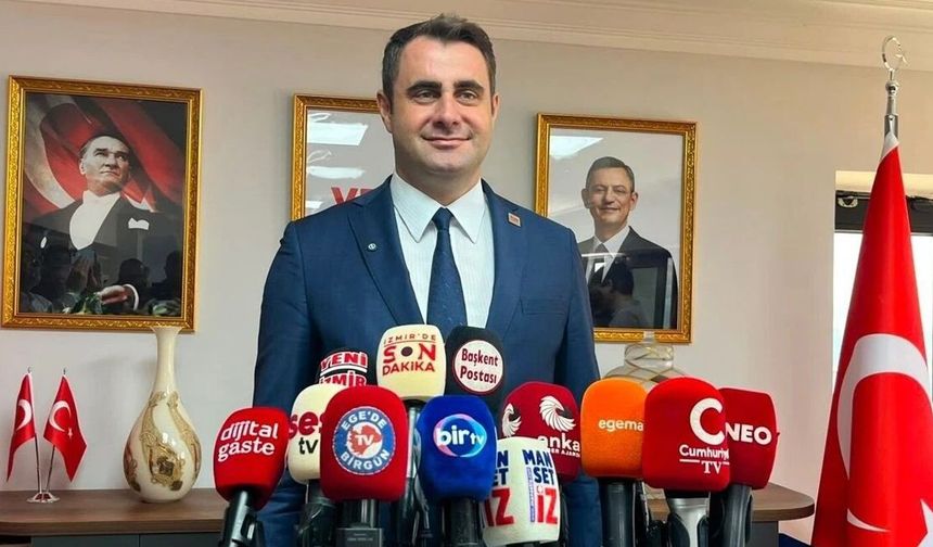 'CHP'de kalanların yürekleri Özgür Özel ile birlikte!'