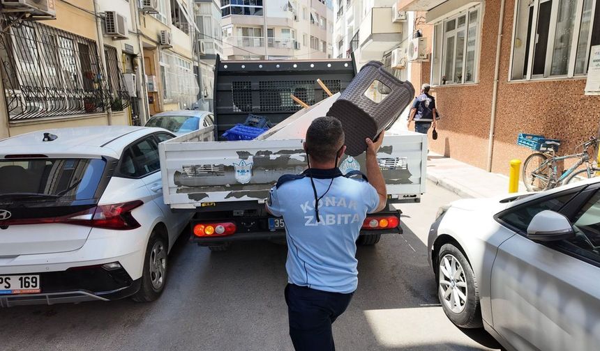 Konak zabıtasından kaldırım işgallerine denetim