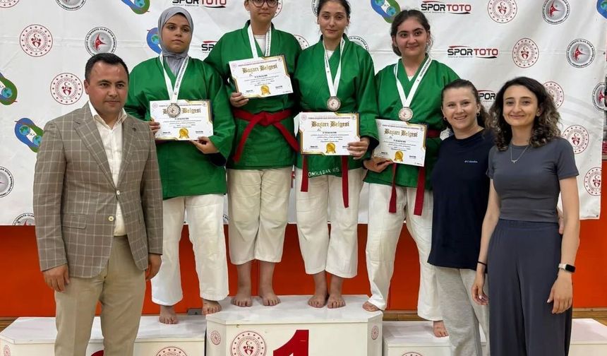 Kütahya Belediyespor 2 madalyayla döndü